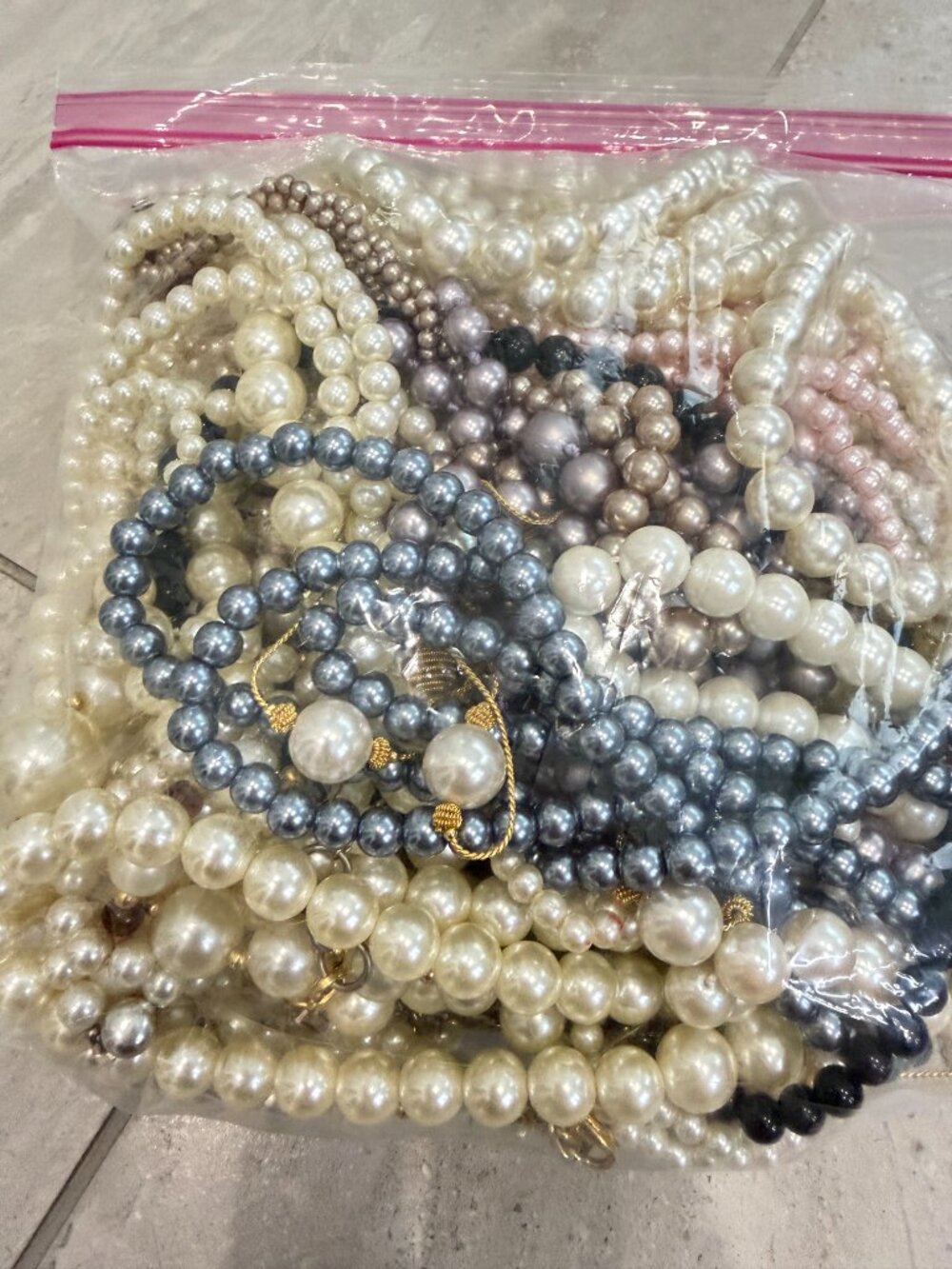 4 lbs Costume Jewelry Faux & Natural PEARLS Lot for Crafting/Repurpose AS IS